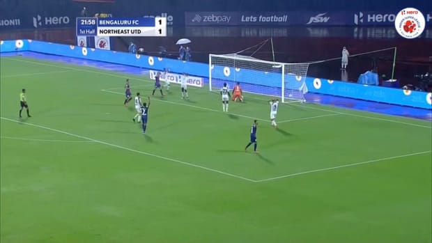 Mashoor Shereef's wild own goal in Indian Super League